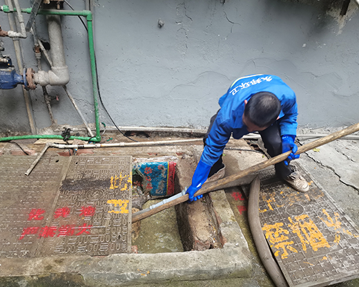 南坤镇清掏化粪池