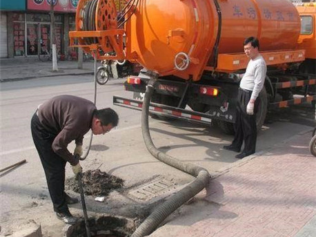 南坤镇清掏化粪池，健康生活从这里开始